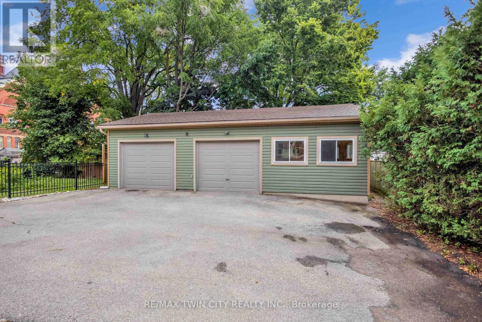 25 Broadway Street E, Brant, Ontario  N3L 2R3 - Photo 36 - X12473880