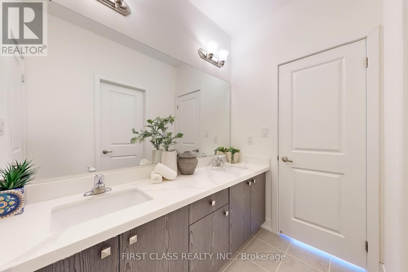 130 Hilts Drive, Richmond Hill, Ontario  L4S 0J2 - Photo 29 - N12477334