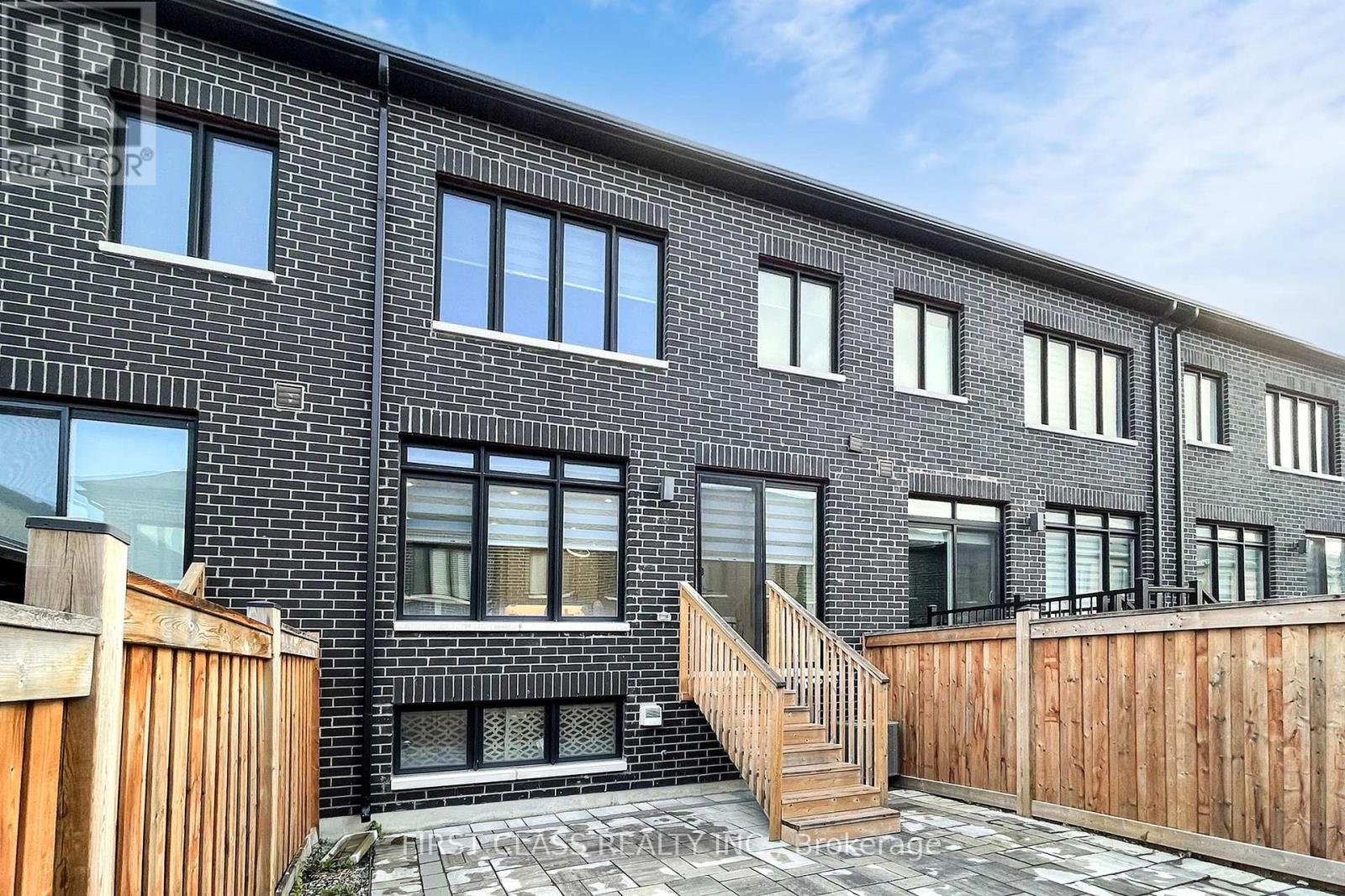 130 Hilts Drive, Richmond Hill, Ontario  L4S 0J2 - Photo 39 - N12477334