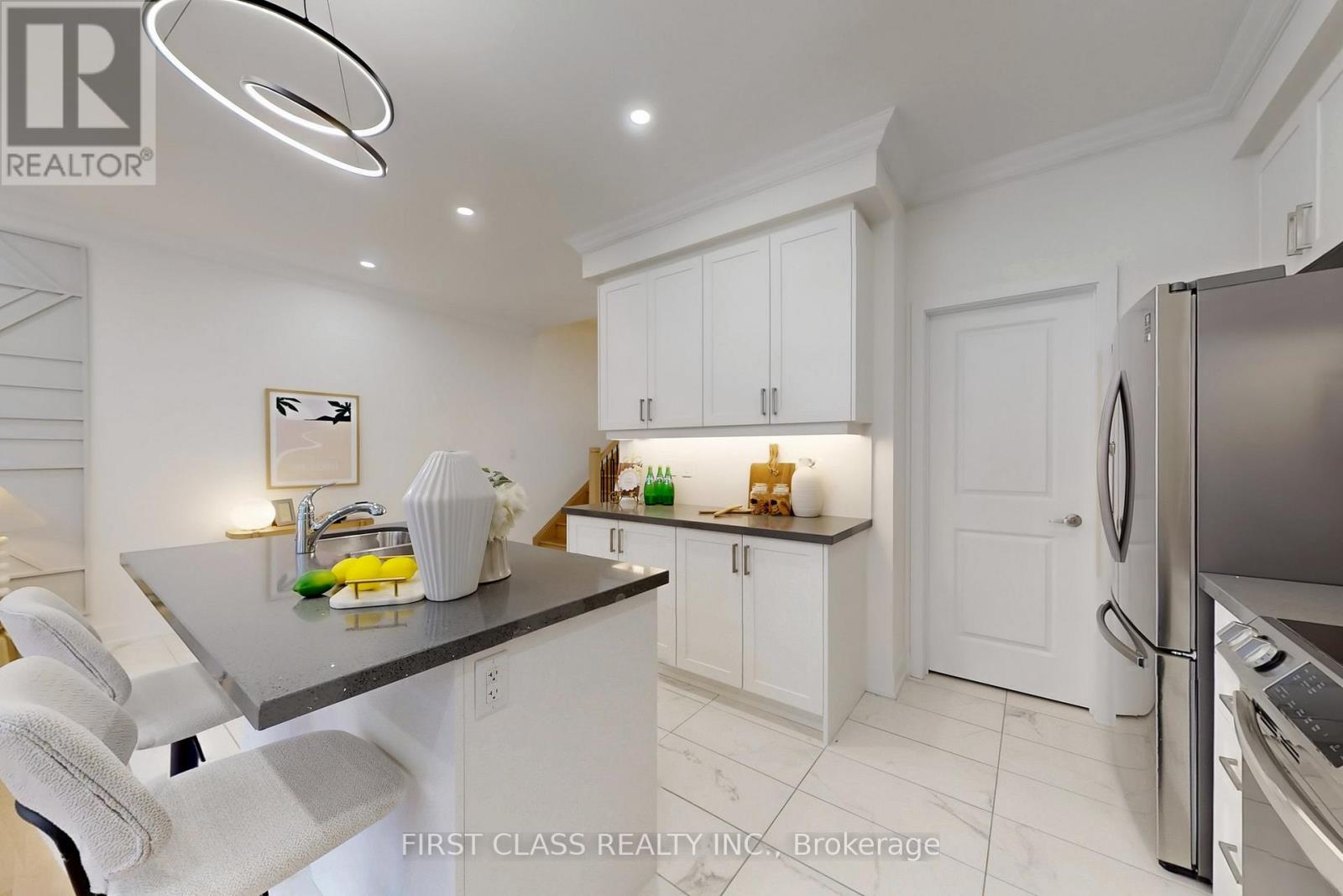 130 Hilts Drive, Richmond Hill, Ontario  L4S 0J2 - Photo 8 - N12477334