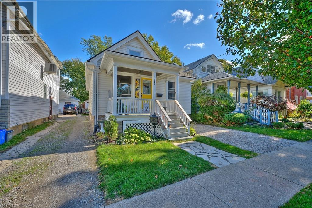 28 Haynes Avenue, St. Catharines, Ontario  L2R 3Z1 - Photo 1 - 40781285