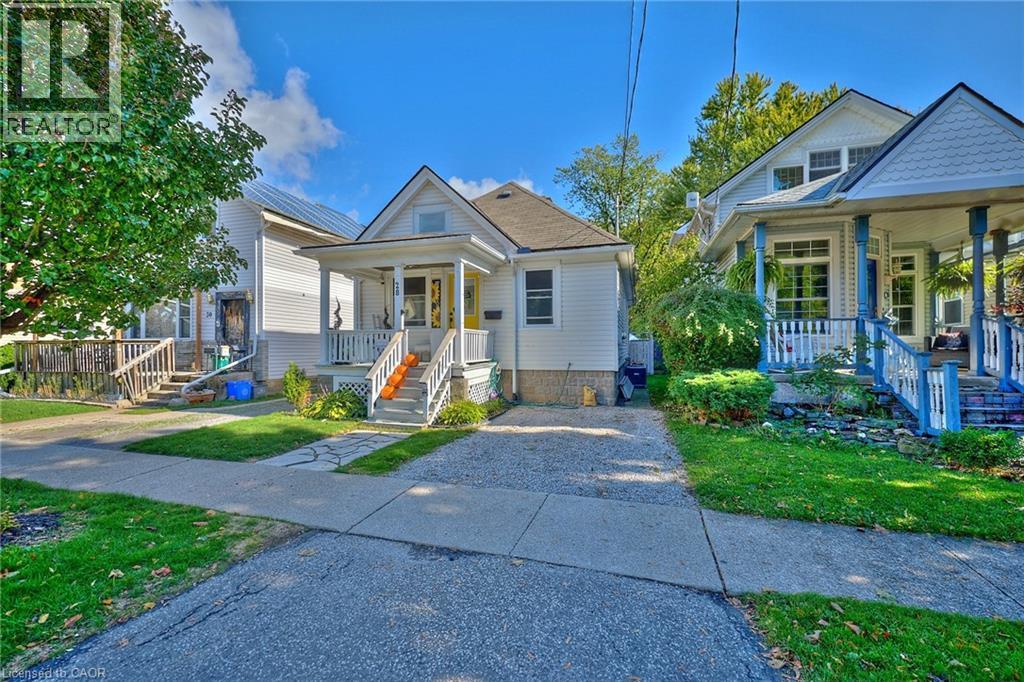 28 Haynes Avenue, St. Catharines, Ontario  L2R 3Z1 - Photo 4 - 40781285