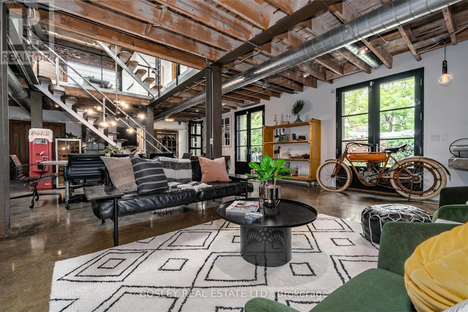 9 PEYTON LANE, Toronto, Ontario