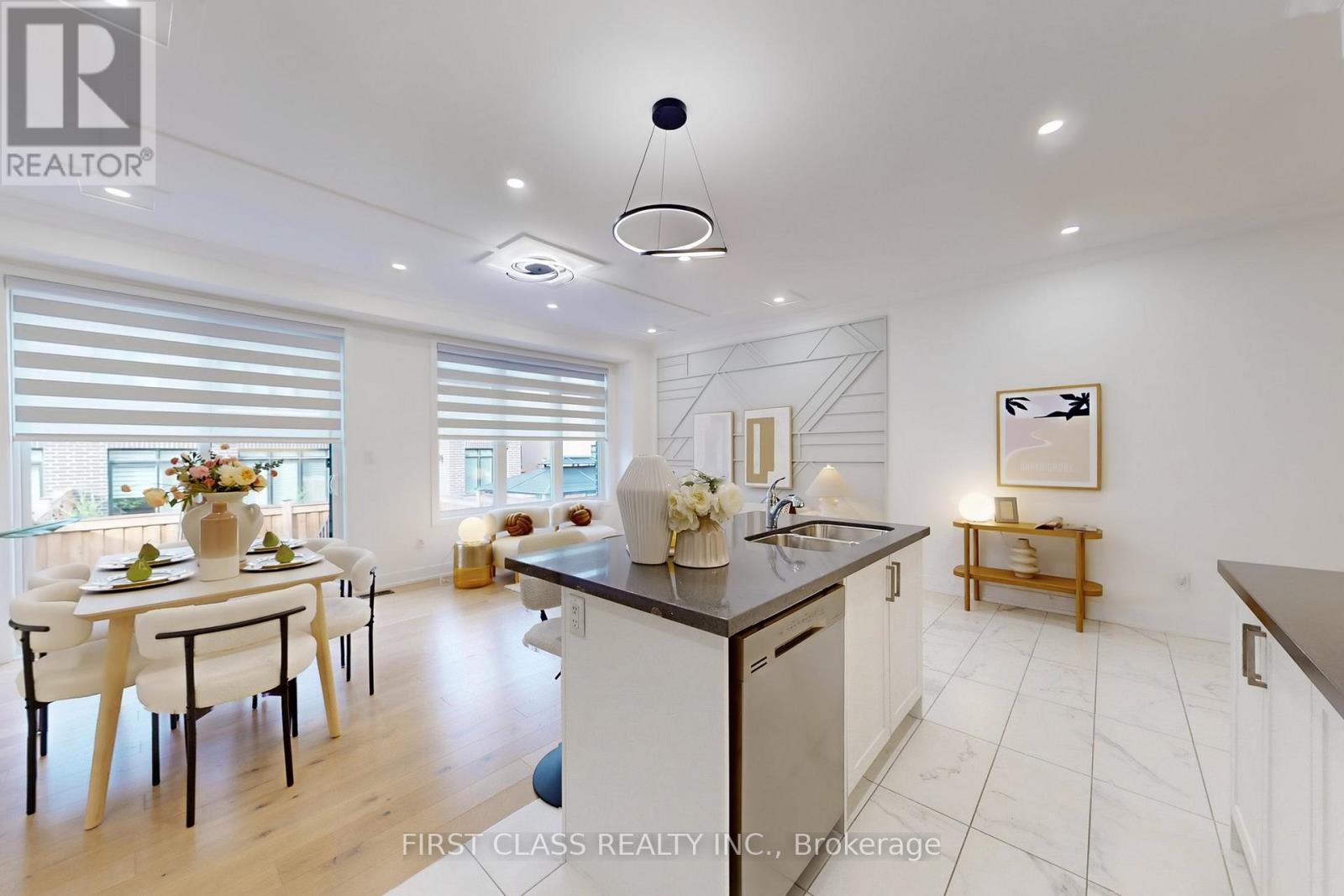 130 Hilts Drive, Richmond Hill, Ontario  L4S 0J2 - Photo 4 - N12477334