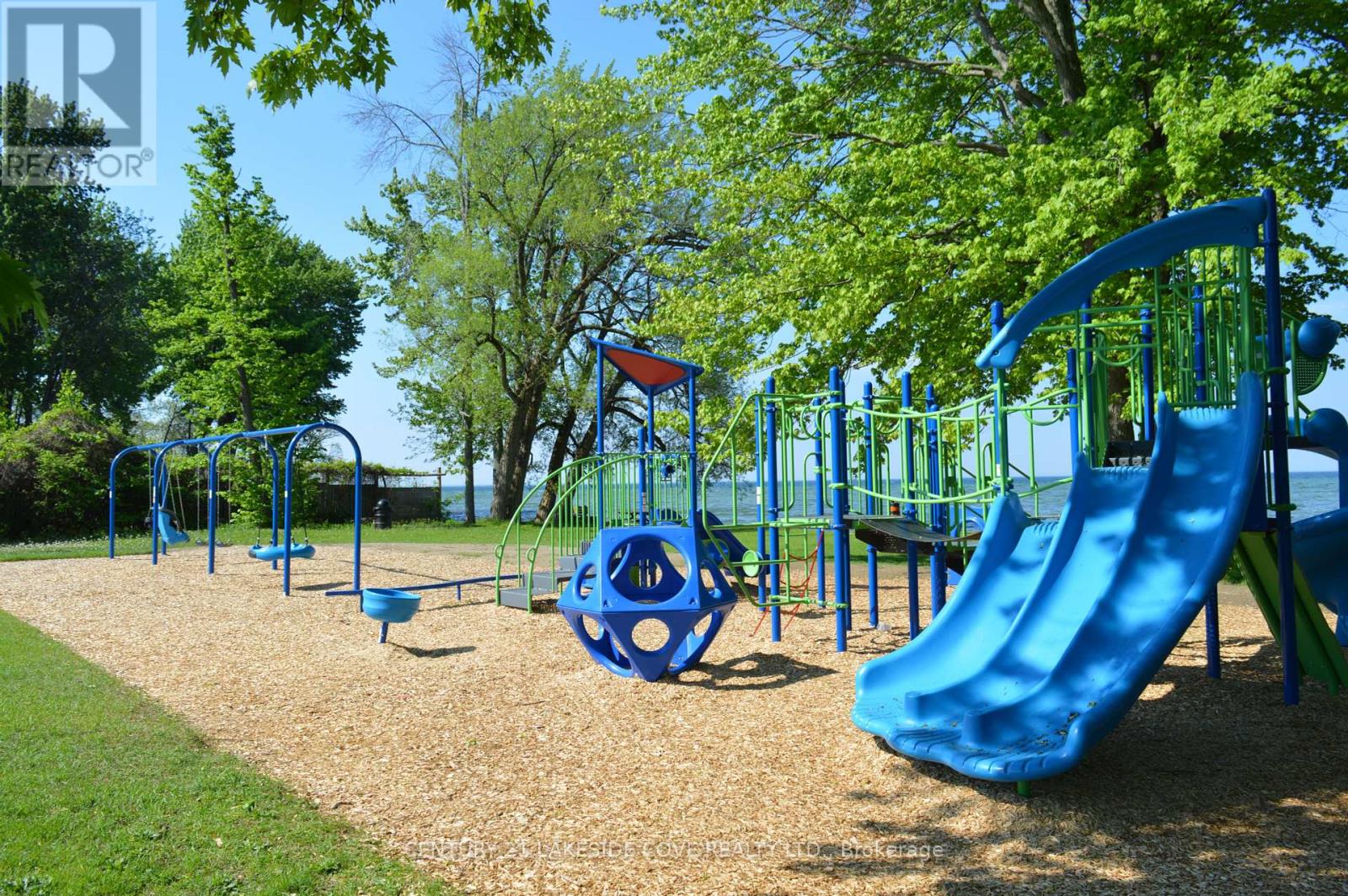 Unit 14 - 1 Paradise Boulevard, Ramara, Ontario  L0K 1B0 - Photo 24 - S12295590