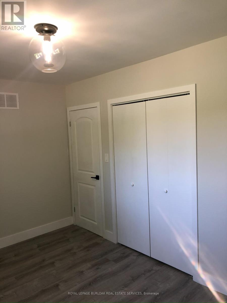 1135 Tavistock Drive, Burlington, Ontario  L7P 2N3 - Photo 9 - W12154400
