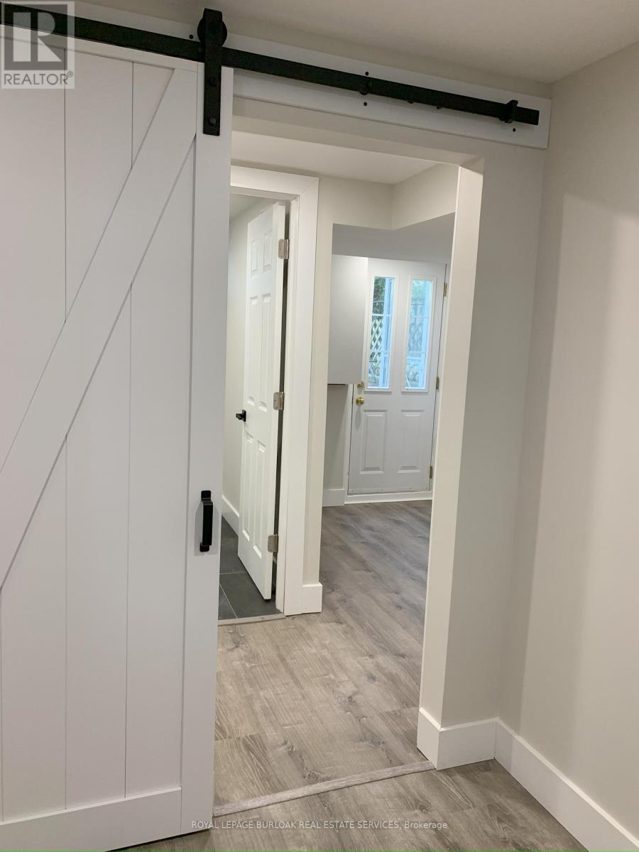 1135 Tavistock Drive, Burlington, Ontario  L7P 2N3 - Photo 15 - W12154400
