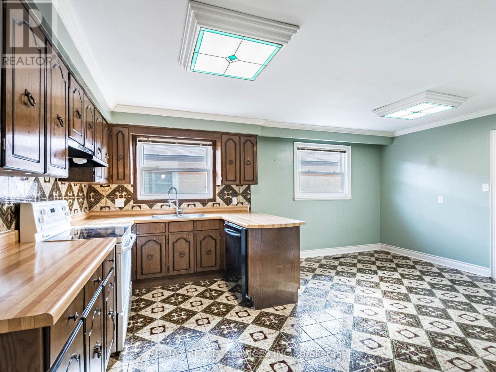 17 Fallway Road, Brampton, Ontario  L6V 3H1 - Photo 21 - W12460157