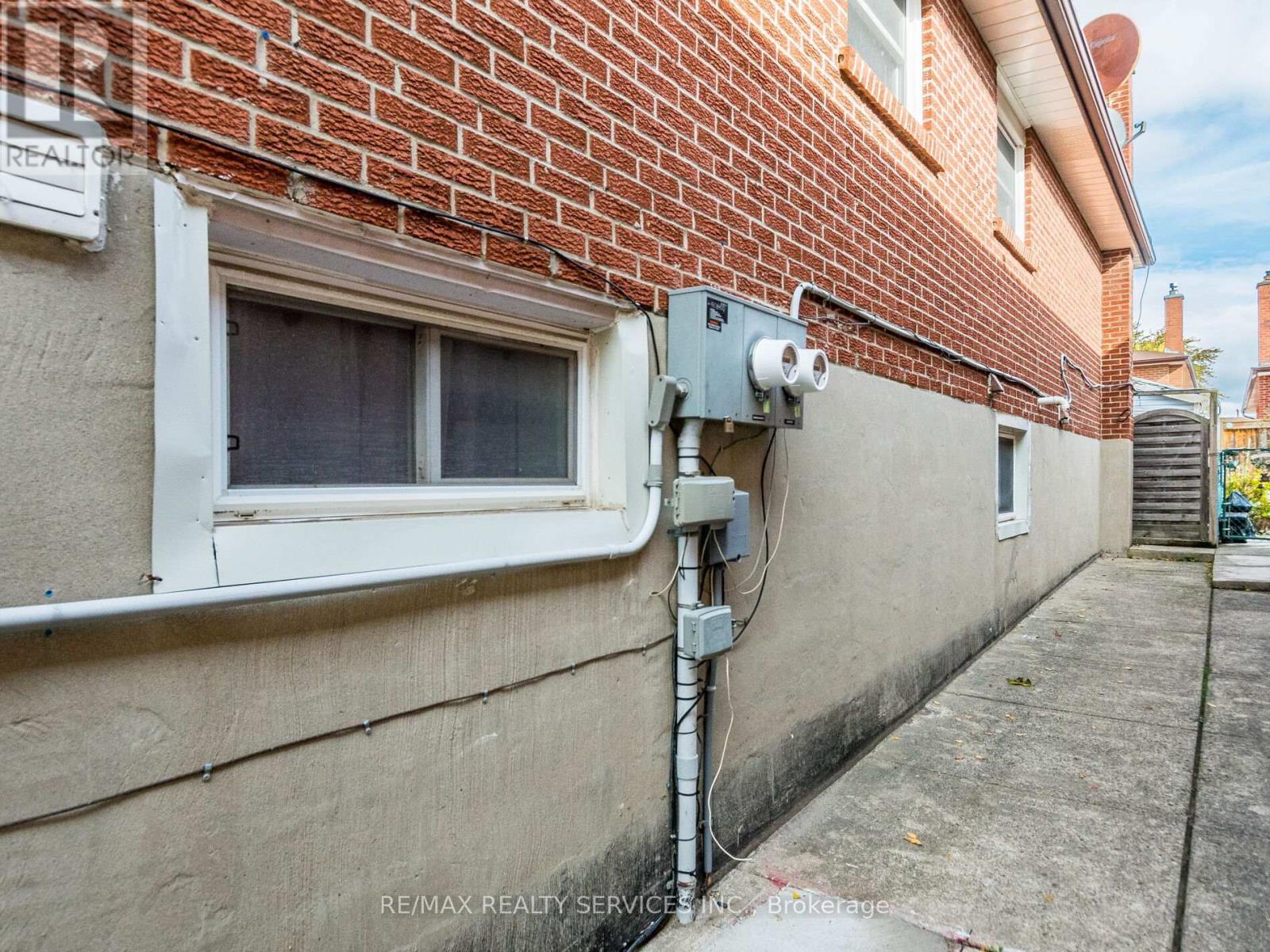 17 Fallway Road, Brampton, Ontario  L6V 3H1 - Photo 43 - W12460157