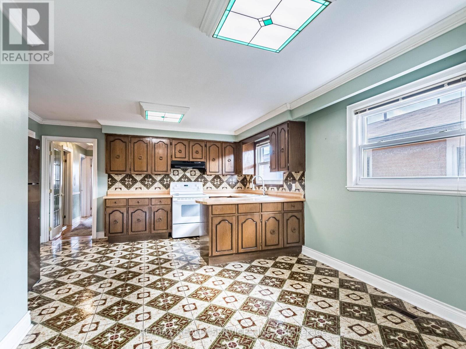 17 Fallway Road, Brampton, Ontario  L6V 3H1 - Photo 17 - W12460157