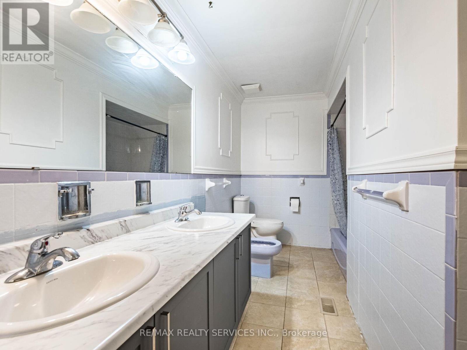 17 Fallway Road, Brampton, Ontario  L6V 3H1 - Photo 38 - W12460157