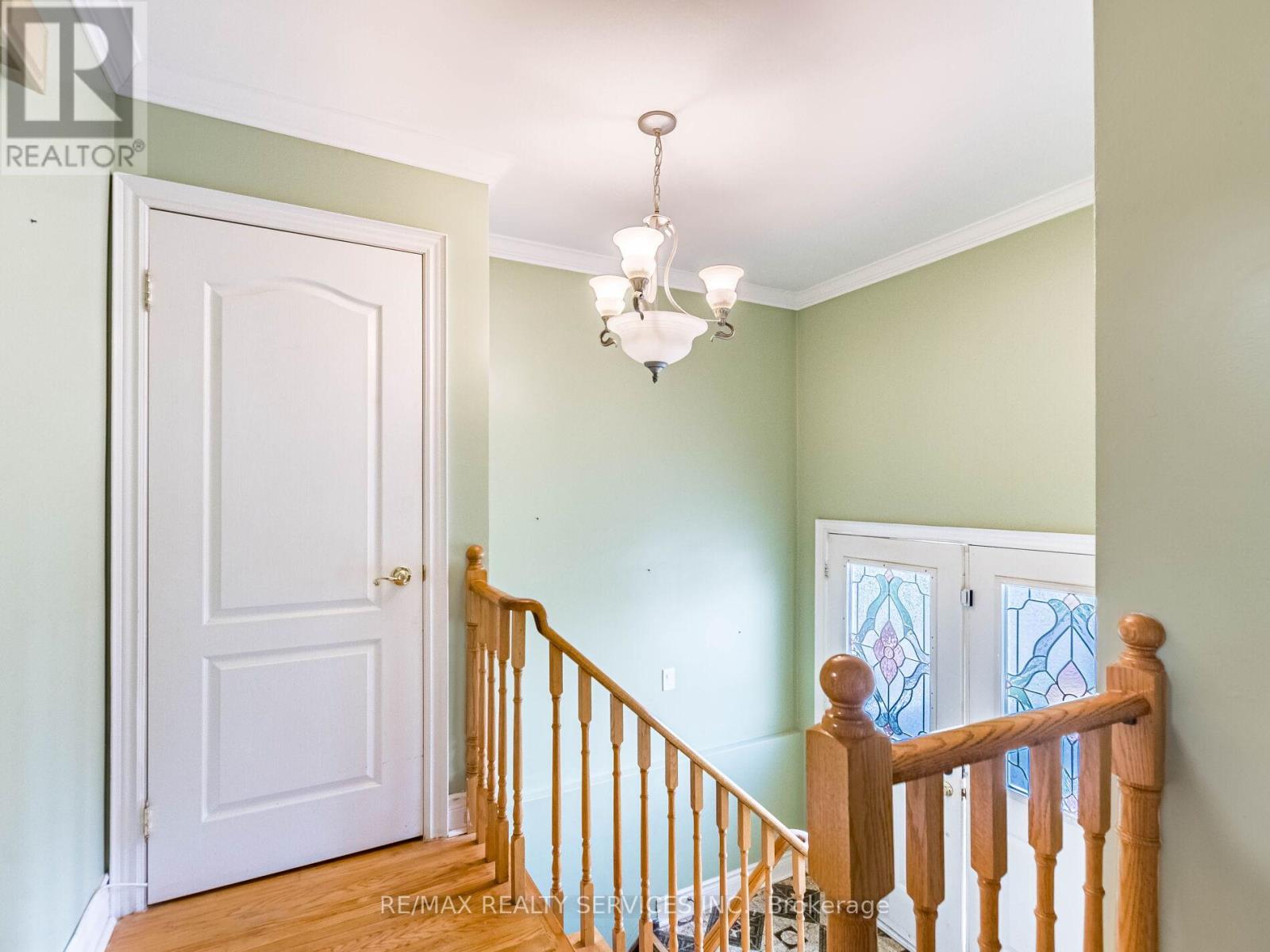 17 Fallway Road, Brampton, Ontario  L6V 3H1 - Photo 9 - W12460157