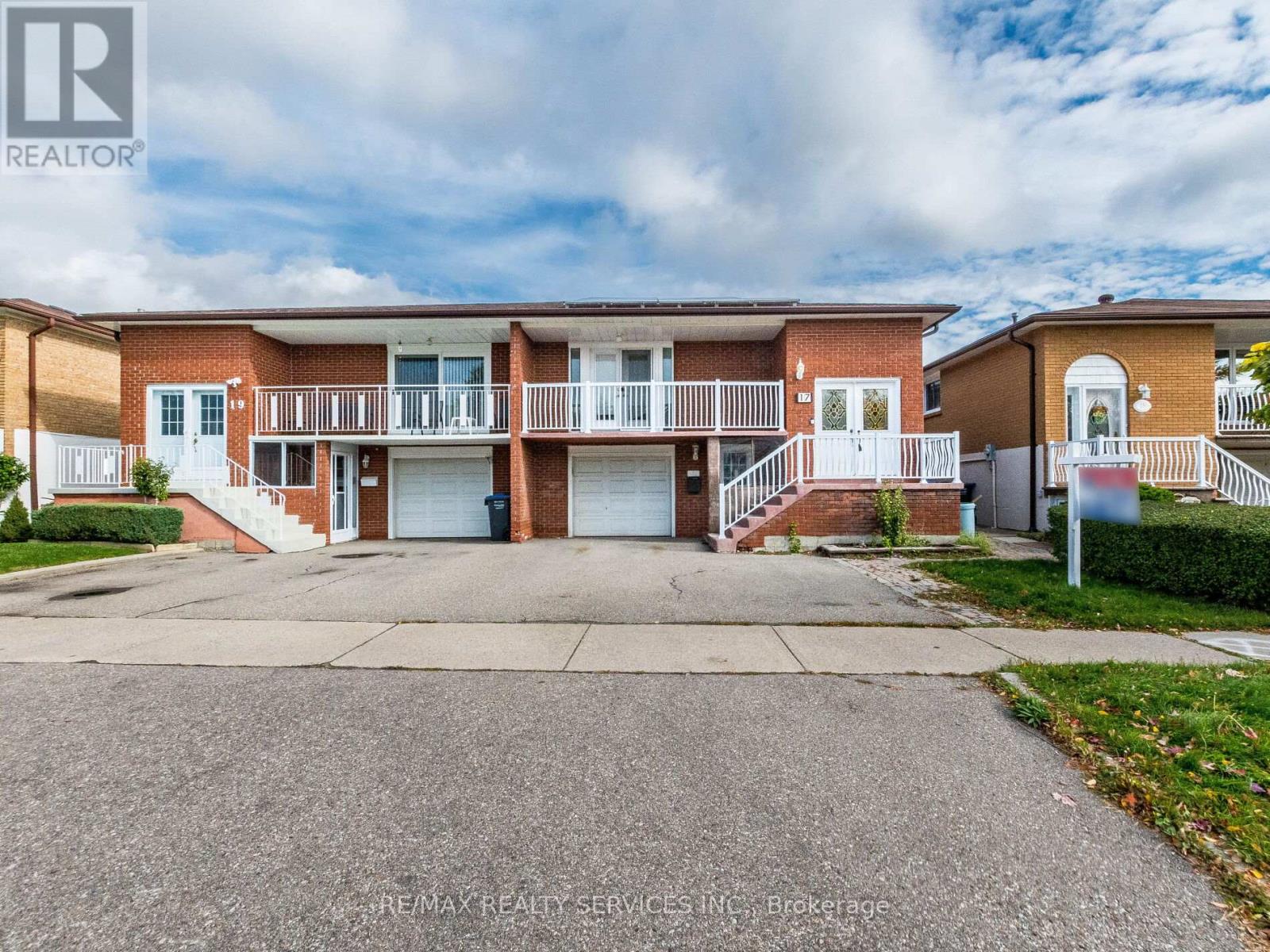 17 FALLWAY ROAD, Brampton, Ontario