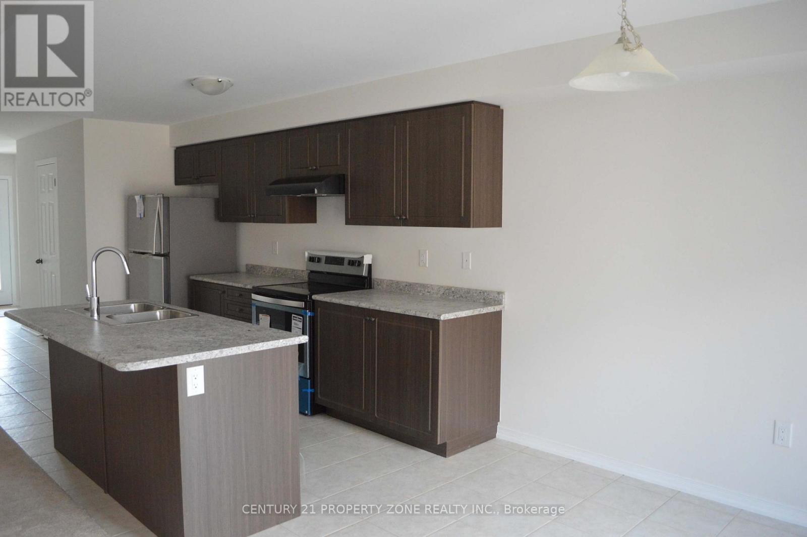 3 Butcher Crescent, Brantford, Ontario  N3T 0P3 - Photo 5 - X12473906