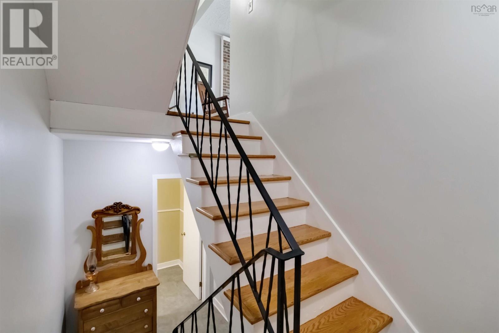 10 Oakburn Court, Halifax, Nova Scotia  B3M 2W6 - Photo 32 - 202520541