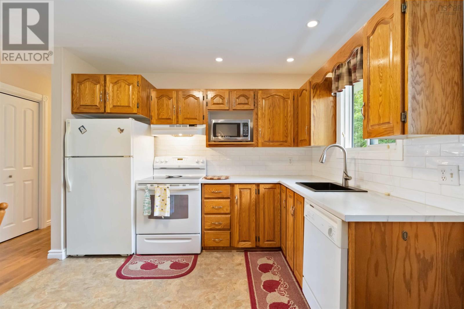 1 Patricia Place, Lake Echo, Nova Scotia  B3E 1B1 - Photo 7 - 202521202