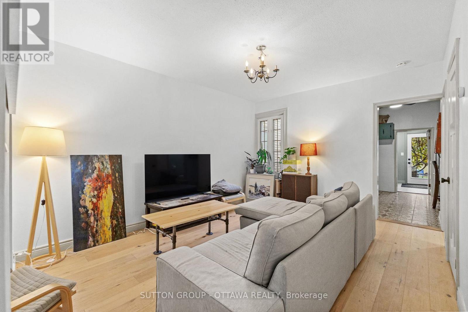 154 Arlington Avenue, Ottawa, Ontario  K1R 5S7 - Photo 8 - X12477811