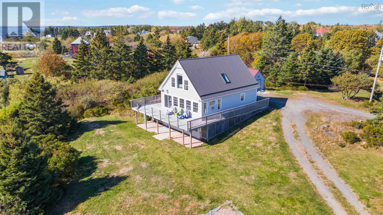 157 The Point Road, Blue Rocks, Nova Scotia  B0J 2C0 - Photo 2 - 202526323