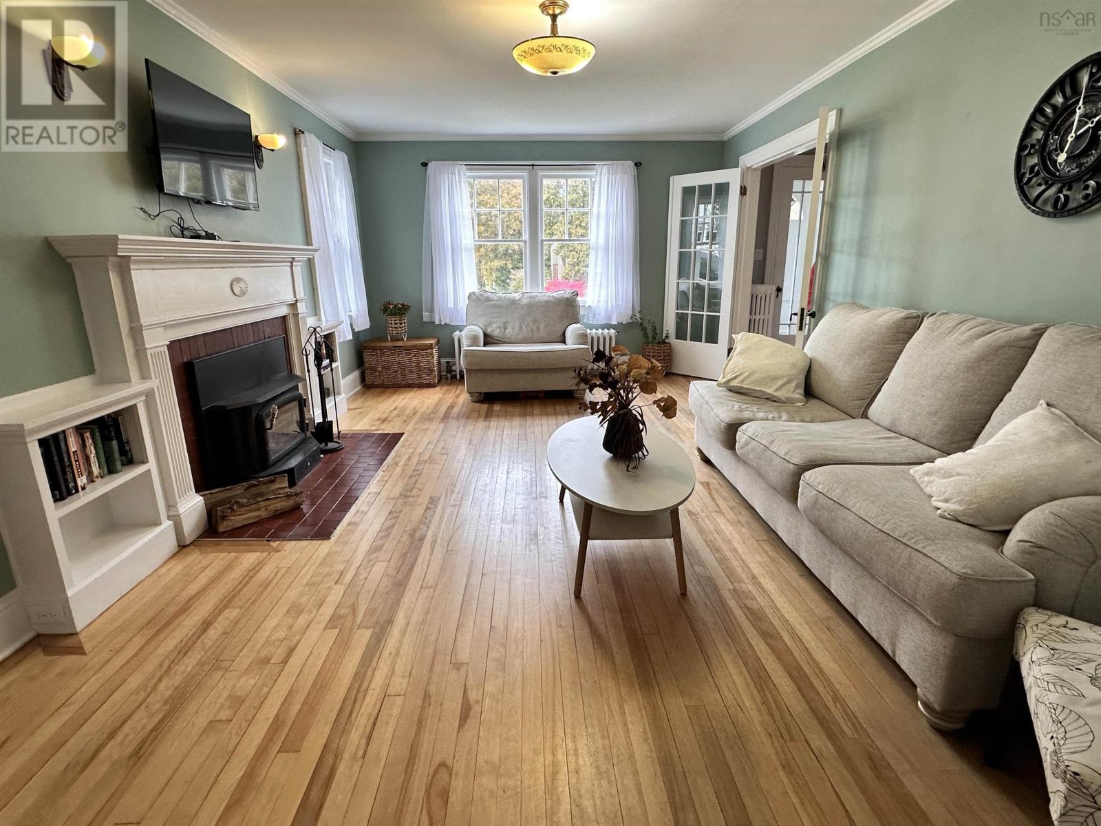 79 Waterloo Street, Liverpool, Nova Scotia  B0T 1K0 - Photo 5 - 202526397