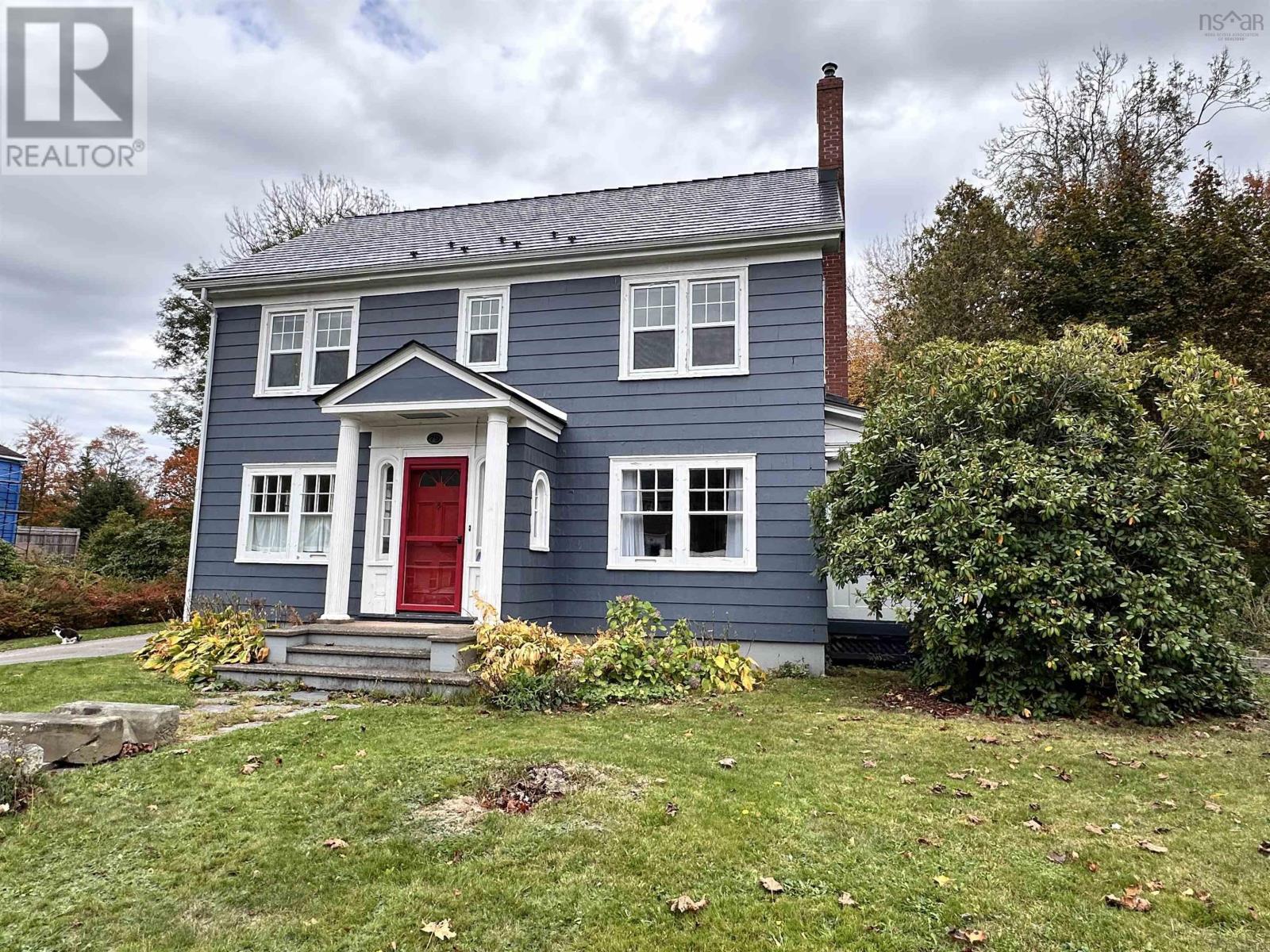 79 Waterloo Street, Liverpool, Nova Scotia  B0T 1K0 - Photo 1 - 202526397