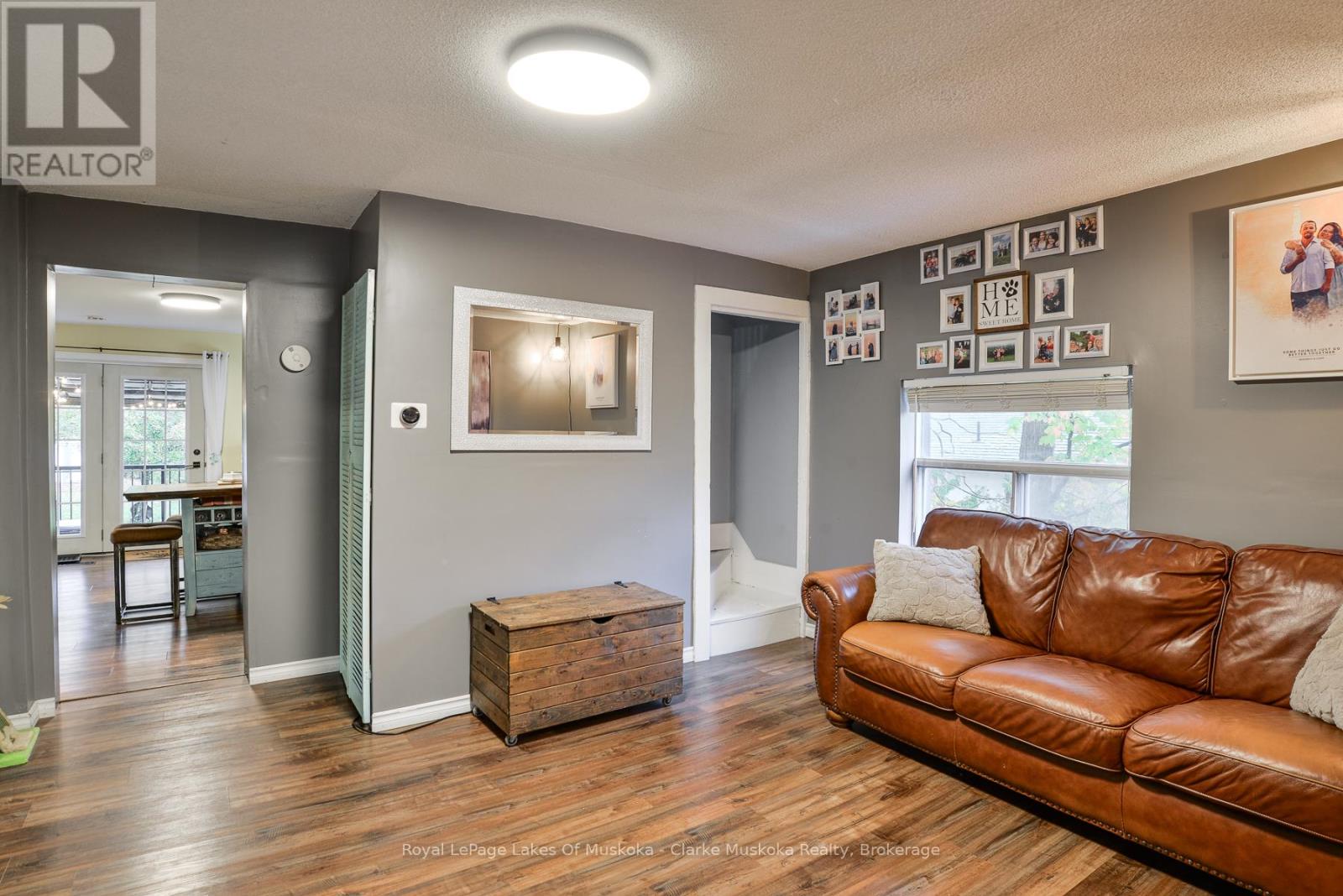 313 Ouida Street, Tay, Ontario  L0K 2C0 - Photo 5 - S12477794