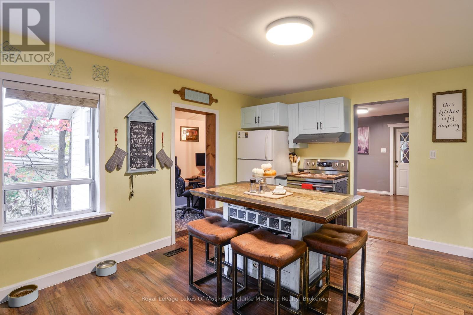 313 Ouida Street, Tay, Ontario  L0K 2C0 - Photo 8 - S12477794