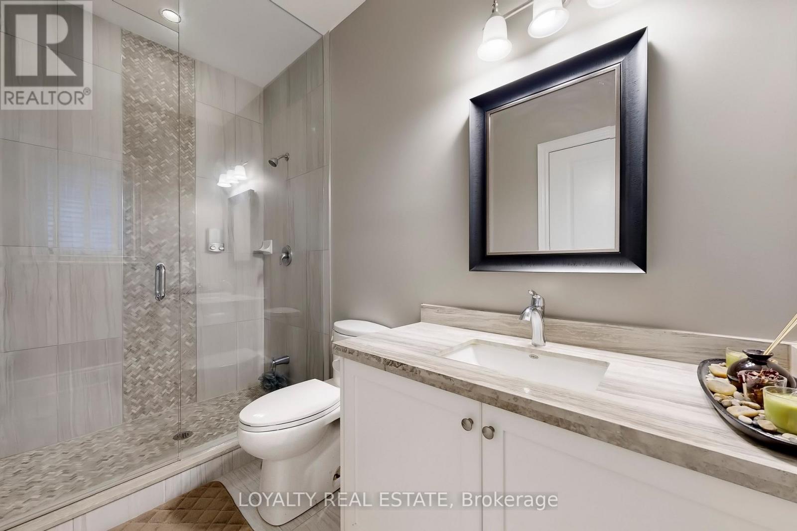 556 Rosebank Road, Pickering, Ontario  L1W 2N5 - Photo 34 - E12477728