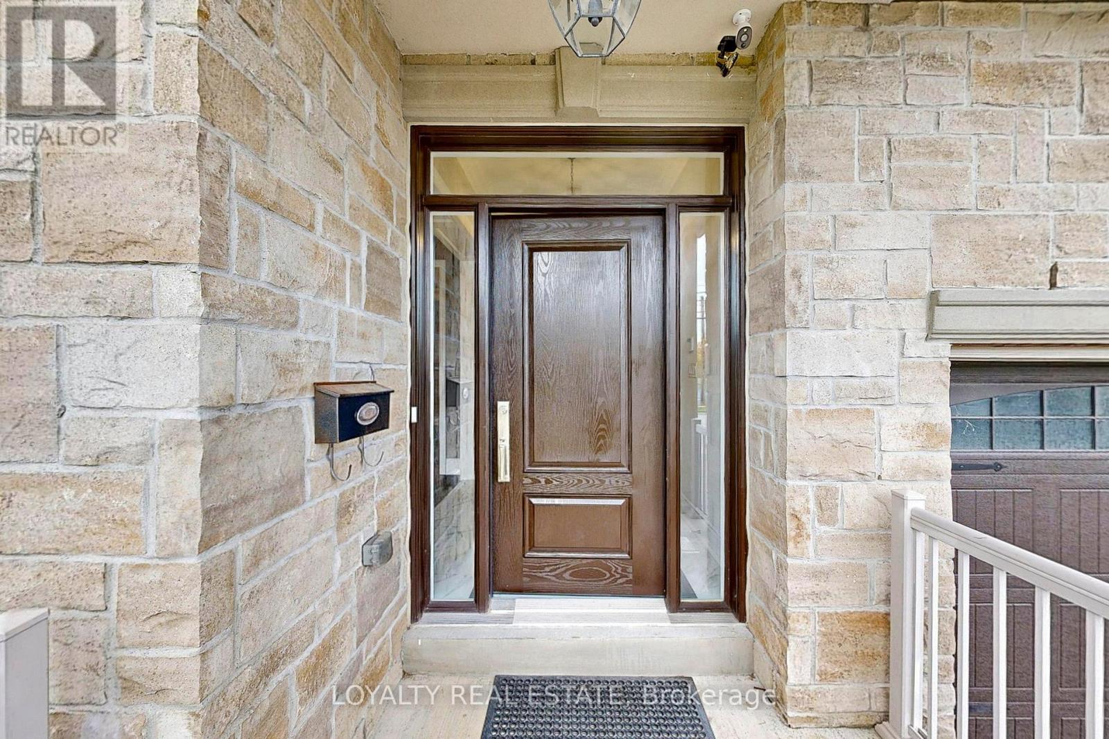 556 Rosebank Road, Pickering, Ontario  L1W 2N5 - Photo 5 - E12477728