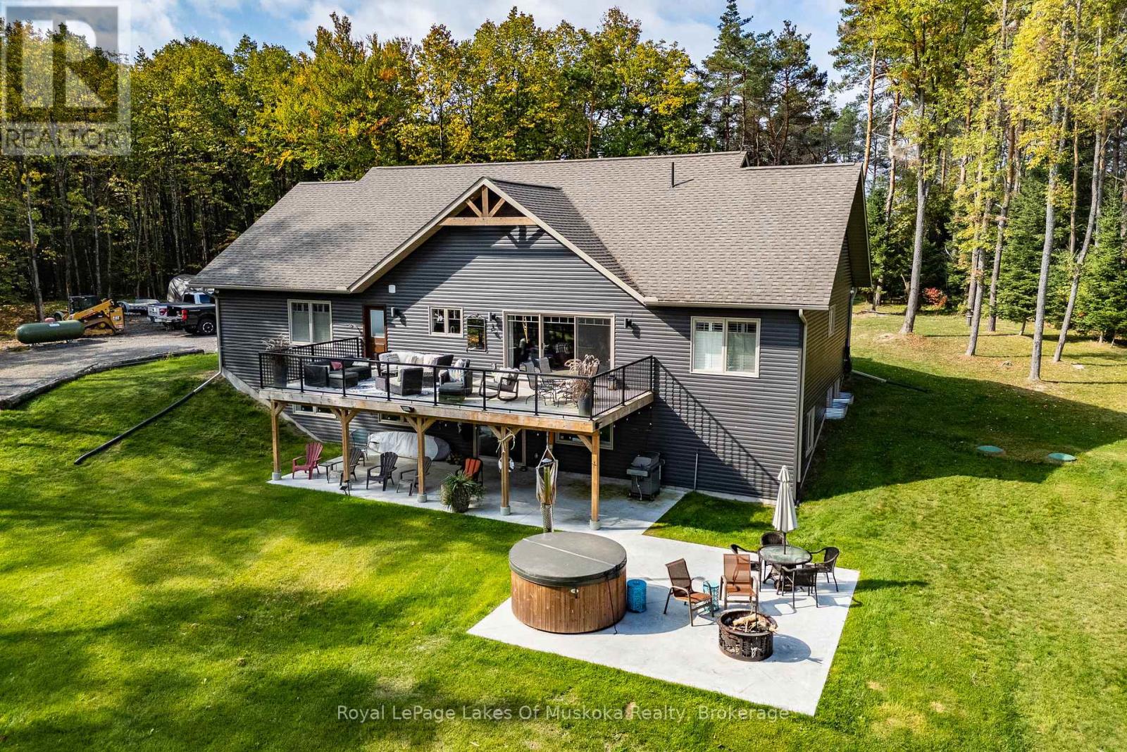 461 Rowanwood Road, Huntsville, Ontario  P0B 1M0 - Photo 3 - X12477838