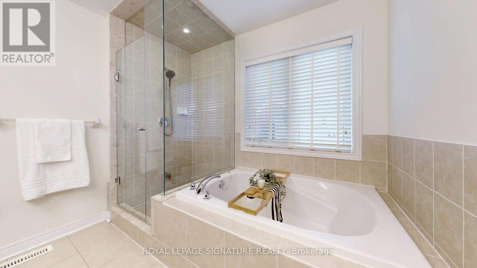 23 Frederick Stamm Crescent, Markham, Ontario  L6C 0X2 - Photo 11 - N12477690