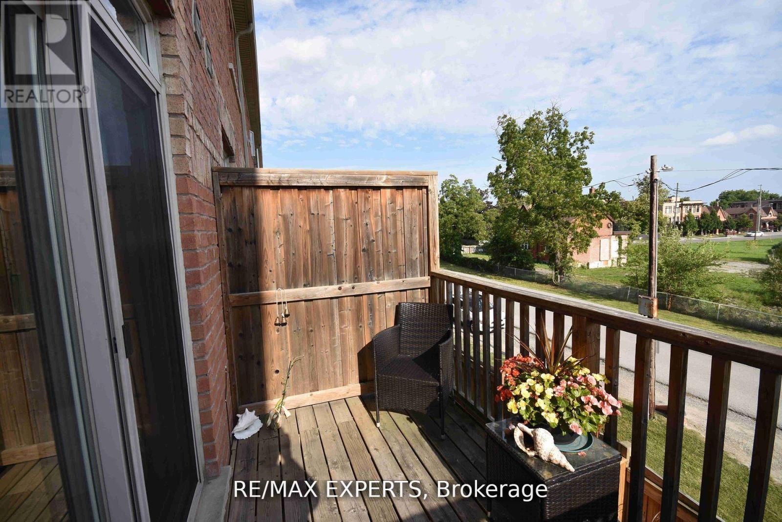 11 City Park Circle, Vaughan, Ontario  L4L 0H2 - Photo 17 - N12477706
