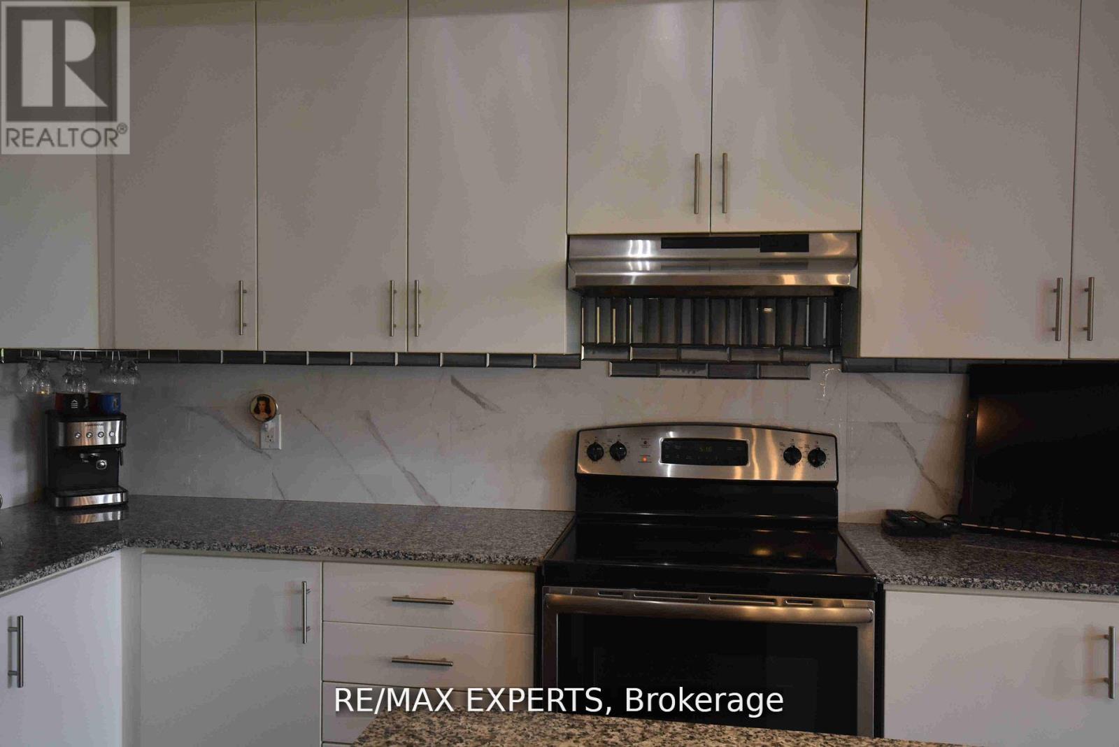 11 City Park Circle, Vaughan, Ontario  L4L 0H2 - Photo 6 - N12477706