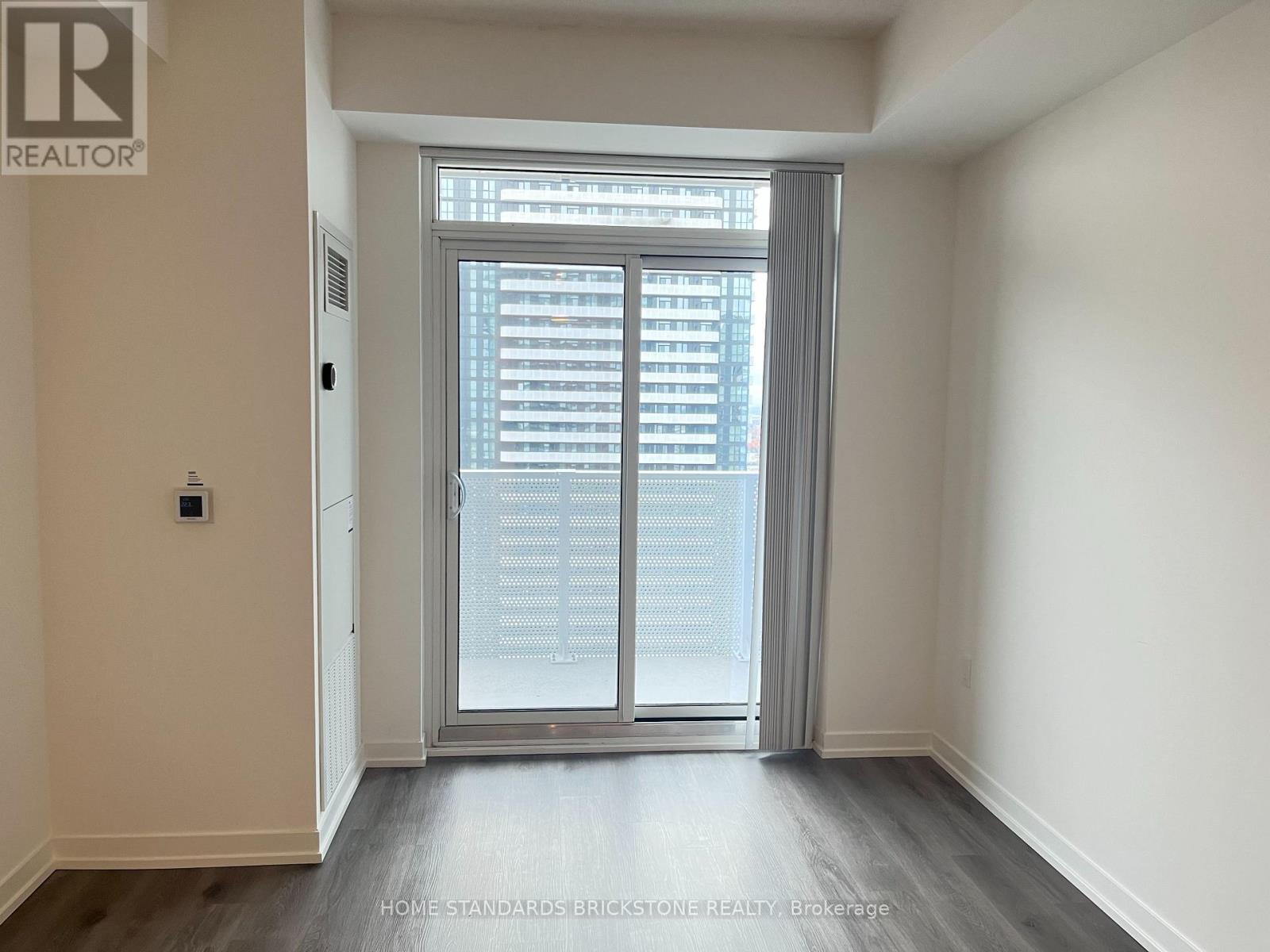 3715 - 28 Interchange Way, Vaughan, Ontario  L4K 0P8 - Photo 11 - N12477732