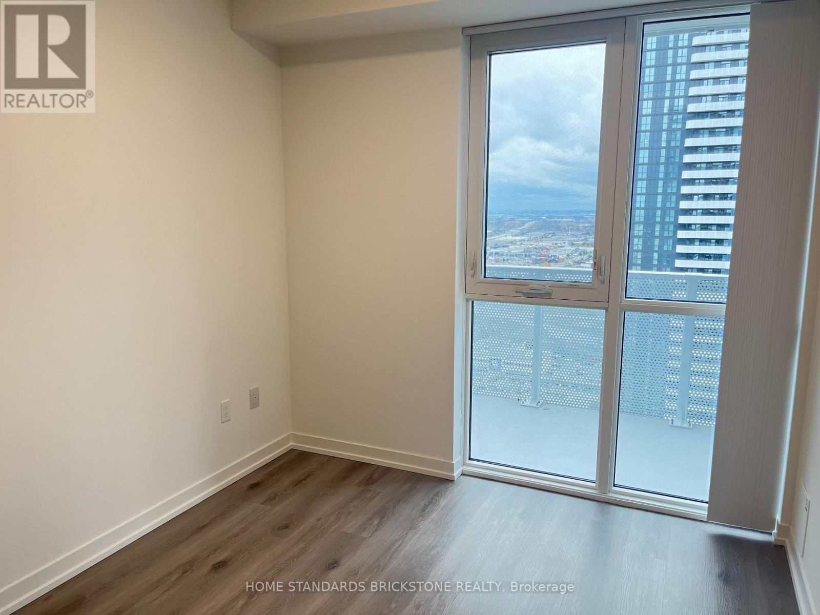 3715 - 28 Interchange Way, Vaughan, Ontario  L4K 0P8 - Photo 17 - N12477732