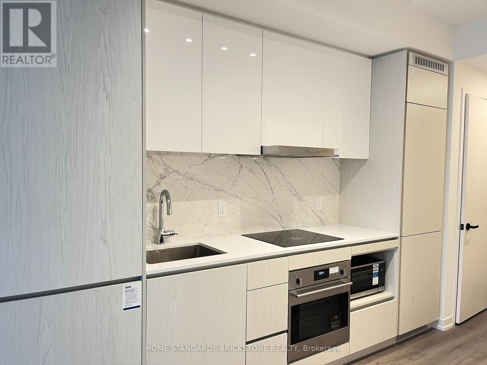 3715 - 28 Interchange Way, Vaughan, Ontario  L4K 0P8 - Photo 8 - N12477732