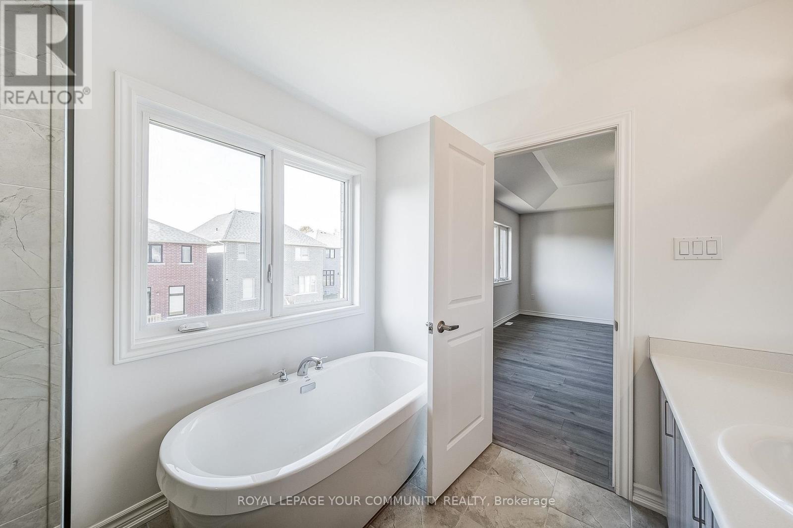 22 Sam Battaglia Crescent, Georgina, Ontario  L0E 1R0 - Photo 28 - N12477736