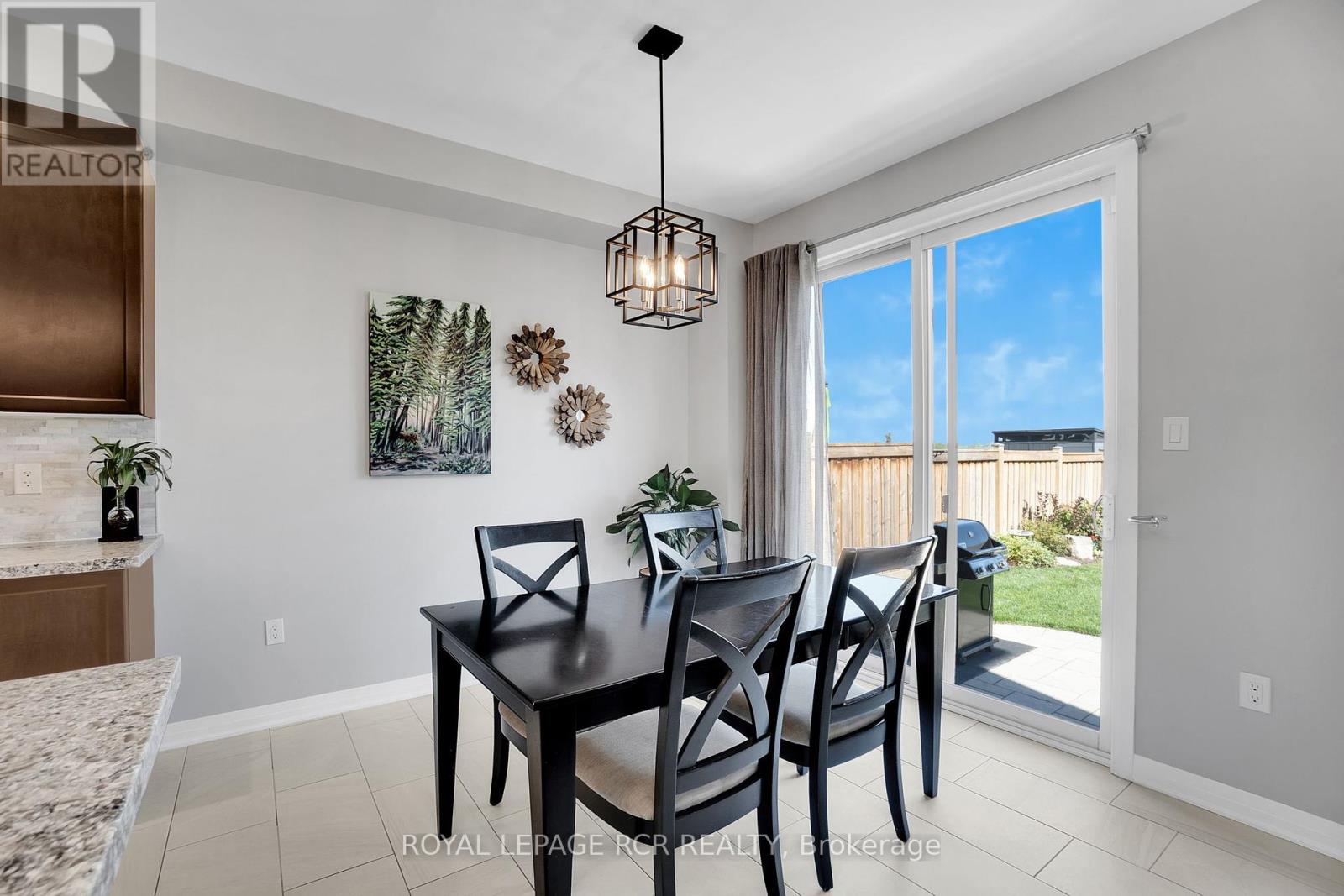 45 Martin Trail, New Tecumseth (Tottenham), Ontario  L0G 1W0 - Photo 12 - N12440181