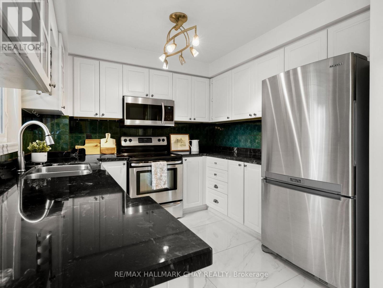 19 Darling Crescent, New Tecumseth, Ontario L9R 1P7 - Photo 18 - N12425741