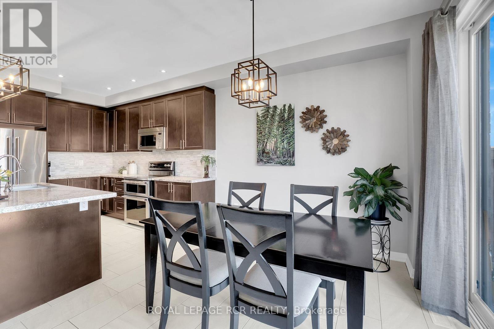 45 Martin Trail, New Tecumseth (Tottenham), Ontario  L0G 1W0 - Photo 13 - N12440181