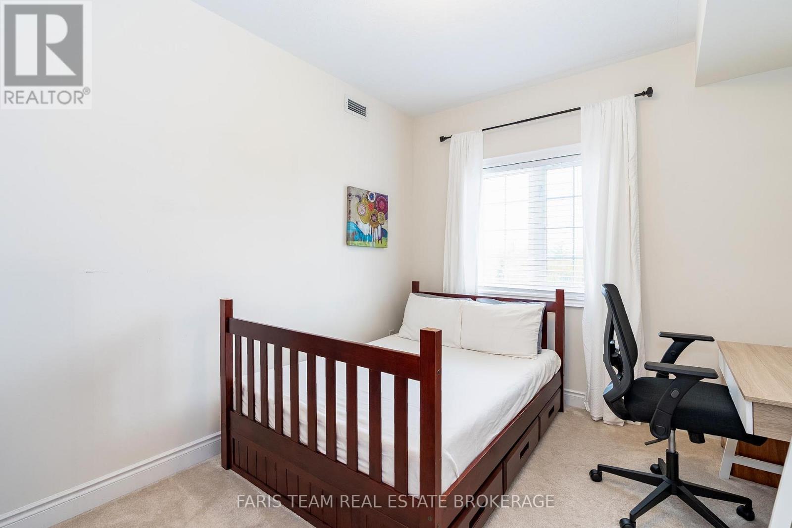 402 - 42 Ferndale Drive S, Barrie, Ontario  L4N 2M5 - Photo 21 - S12477708