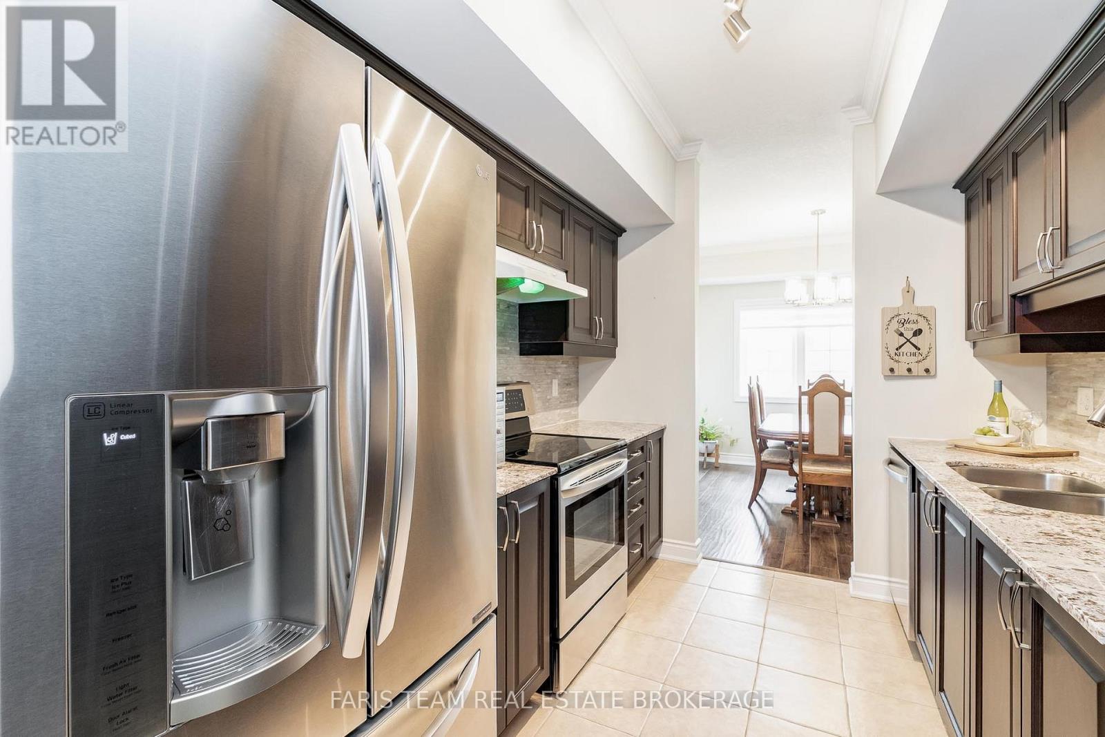 402 - 42 Ferndale Drive S, Barrie, Ontario  L4N 2M5 - Photo 8 - S12477708
