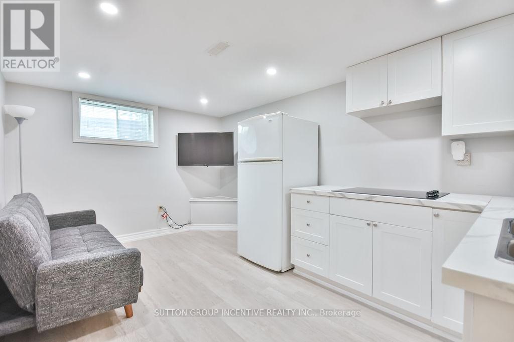29 Wells Crescent, Barrie, Ontario  L4N 5W8 - Photo 19 - S12477716