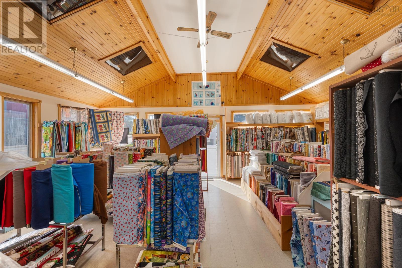 610 Main Street, Yarmouth, Nova Scotia  B5A 1J9 - Photo 1 - 202526416