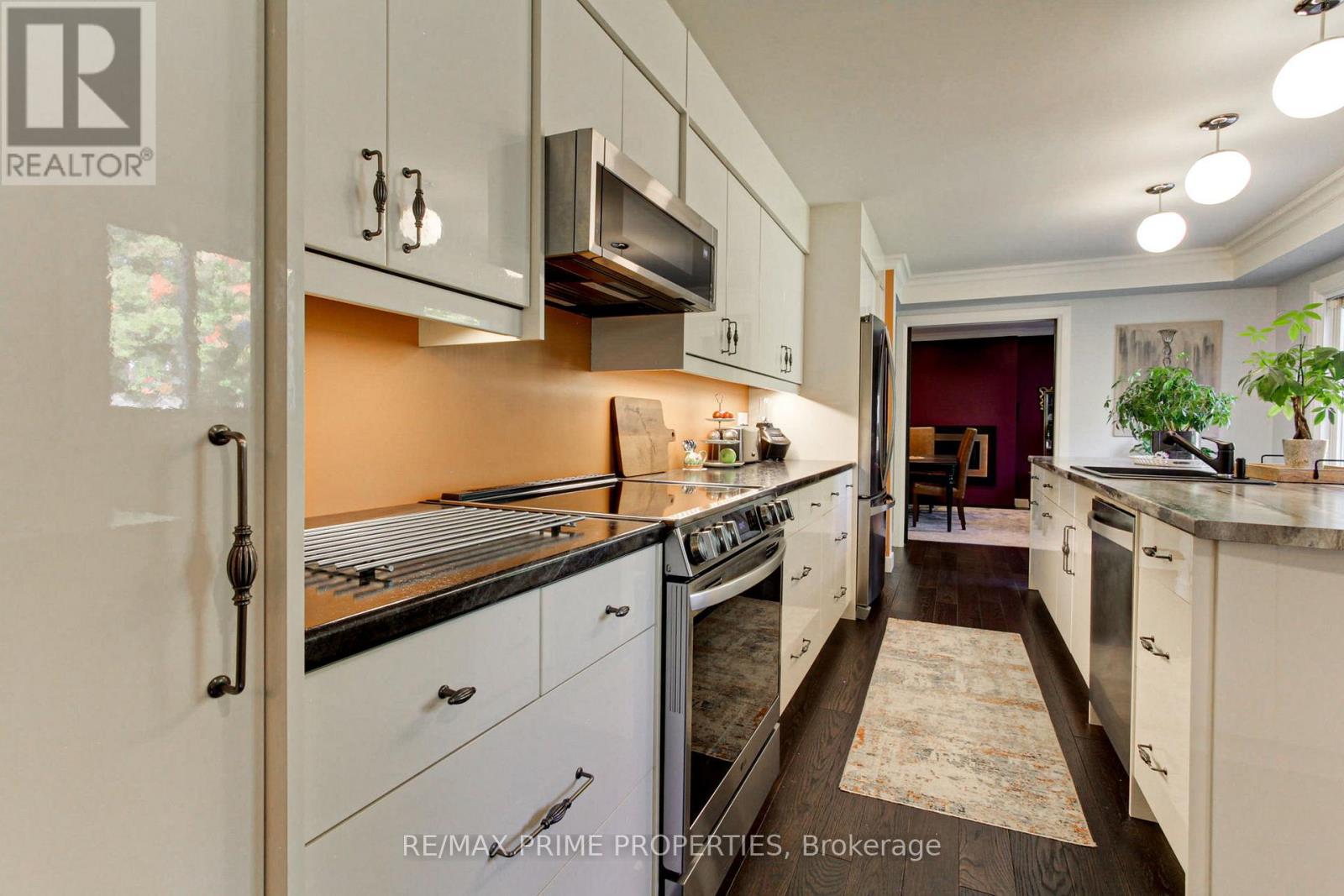 18 Testa Street, East Gwillimbury, Ontario  L0G 1R0 - Photo 11 - N12475954