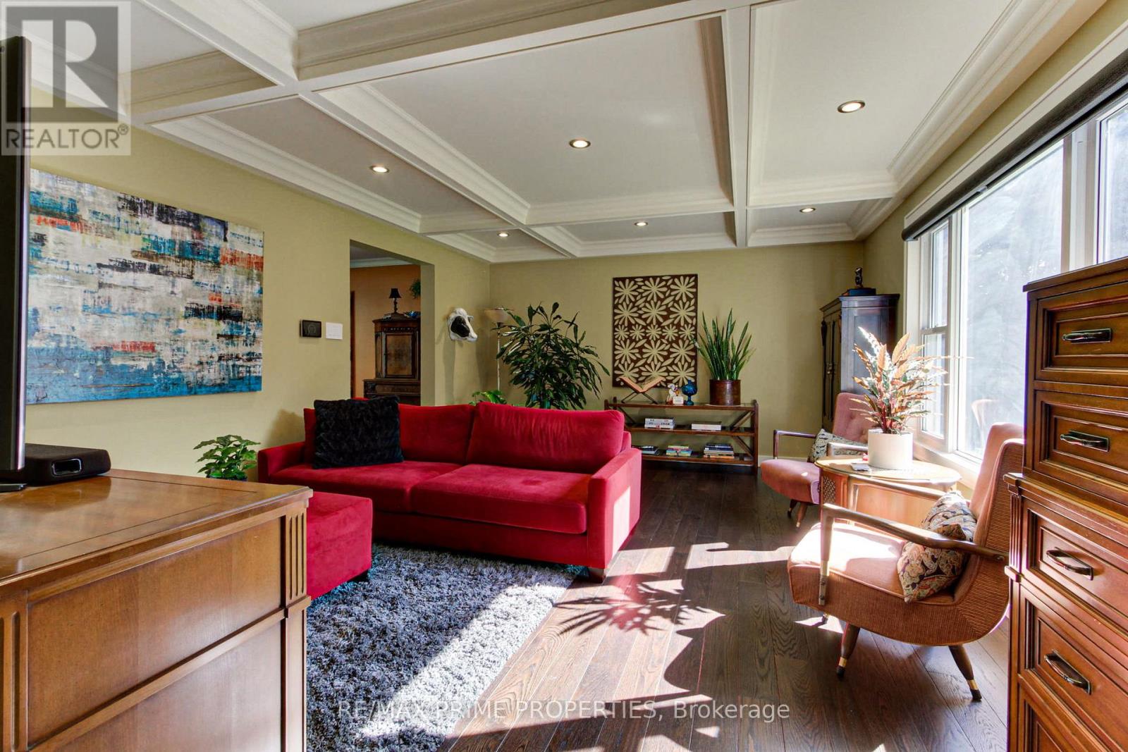 18 Testa Street, East Gwillimbury, Ontario  L0G 1R0 - Photo 7 - N12475954