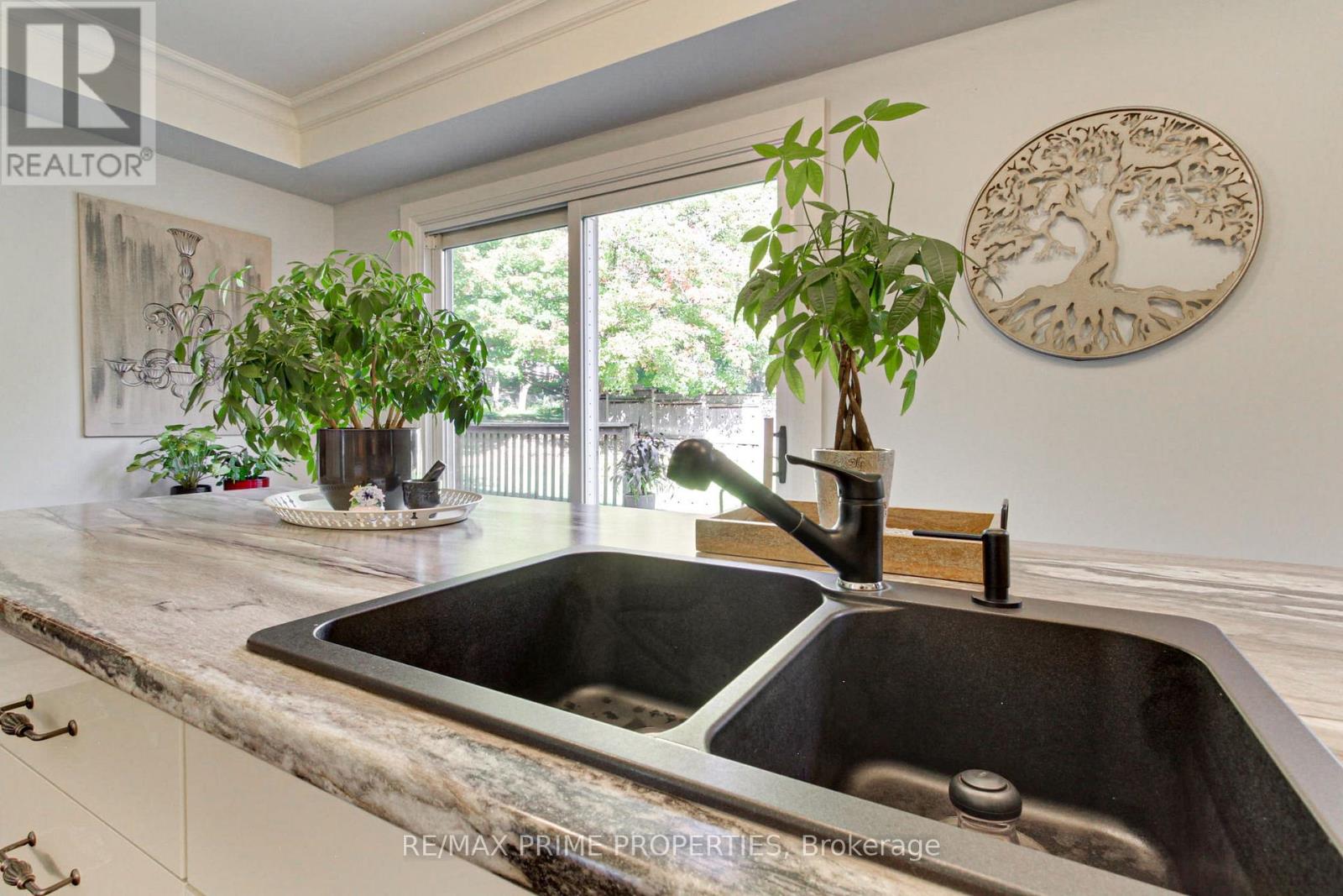 18 Testa Street, East Gwillimbury, Ontario  L0G 1R0 - Photo 12 - N12475954