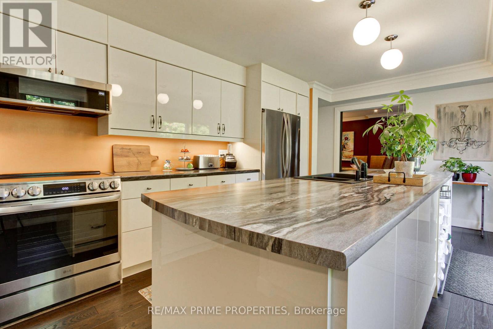 18 Testa Street, East Gwillimbury, Ontario  L0G 1R0 - Photo 13 - N12475954