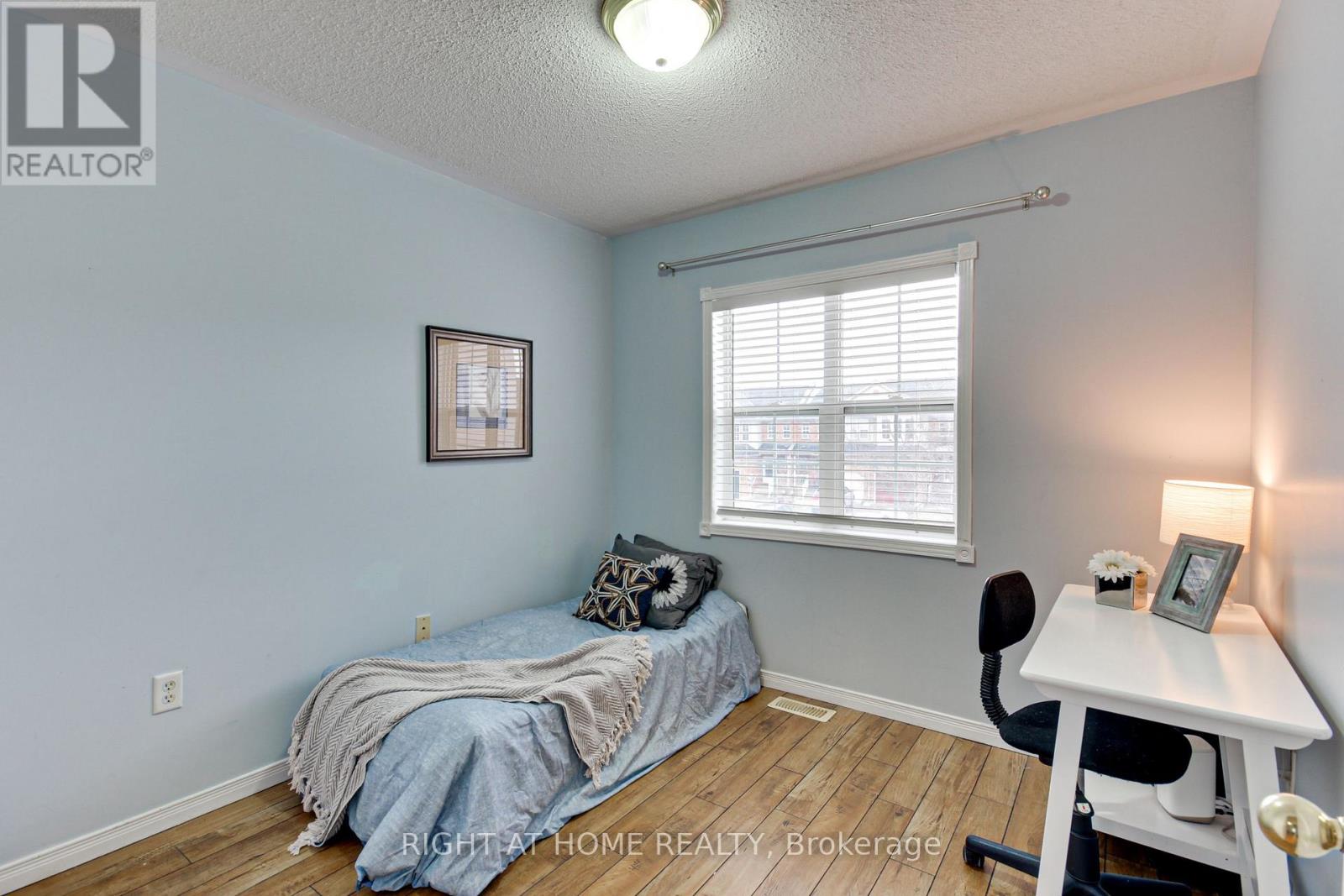 26 Crittenden Drive, Georgina, Ontario  L4P 4E7 - Photo 13 - N12476067