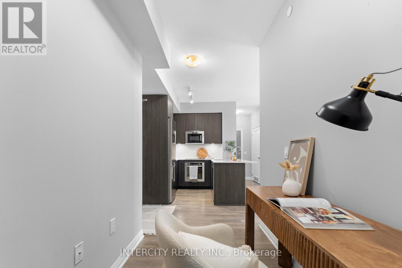 627 - 99 Eagle Rock Way, Vaughan, Ontario  L6A 5A7 - Photo 10 - N12476064