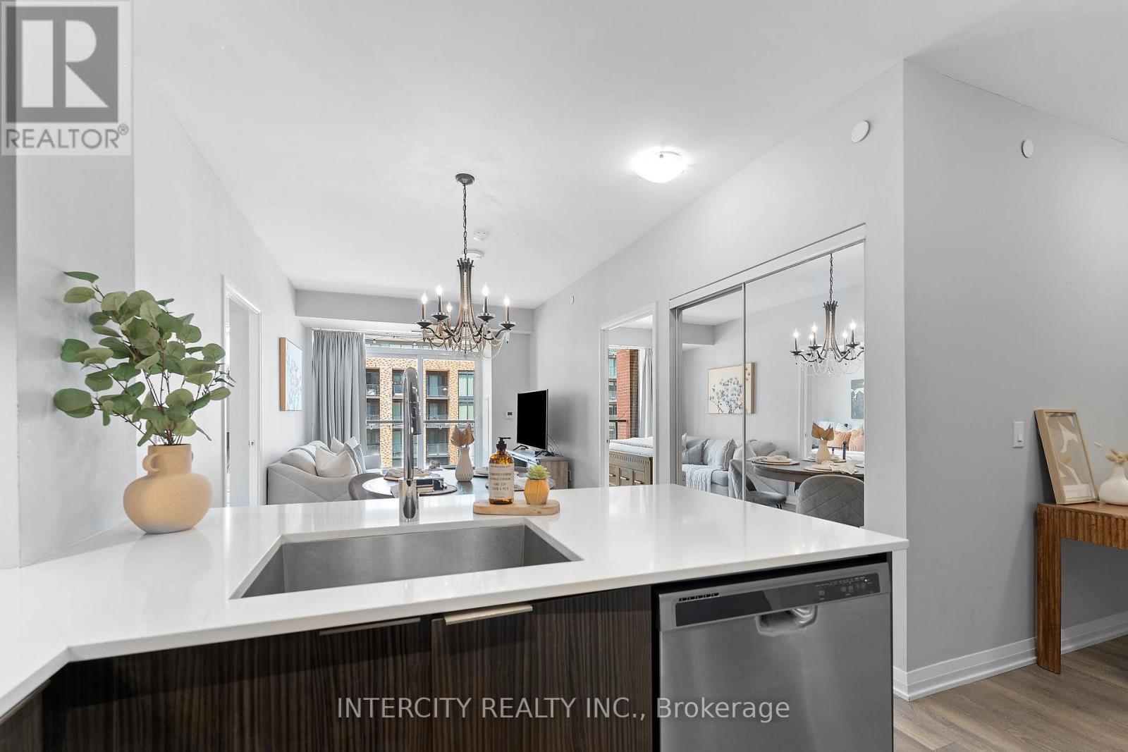 627 - 99 Eagle Rock Way, Vaughan, Ontario  L6A 5A7 - Photo 7 - N12476064